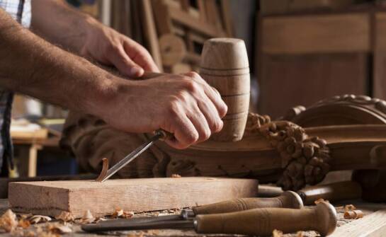Warum lohnt es sich, in die Renovierung antiker Polstermöbel zu investieren?