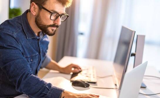 Jakie funkcje programu enova wspierają pracę zdalną i mobilną?