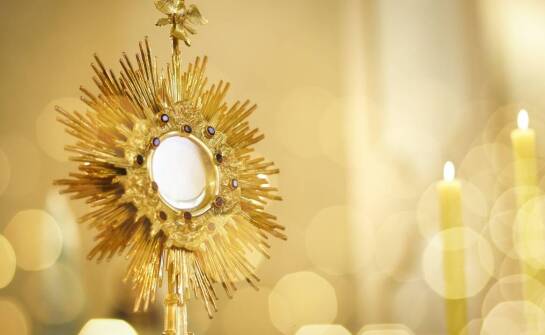 Wpływ technologii na proces tworzenia nowoczesnych monstrancji