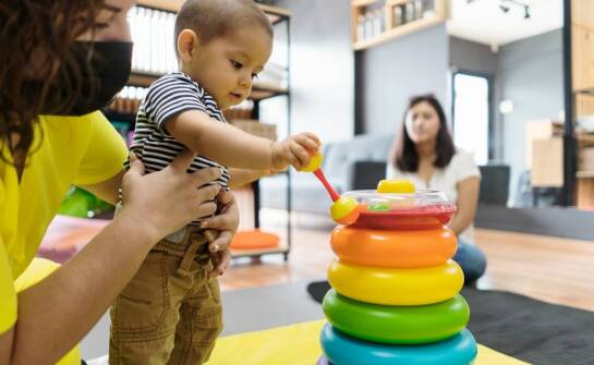 Znaczenie współpracy rodziców z terapeutami SI