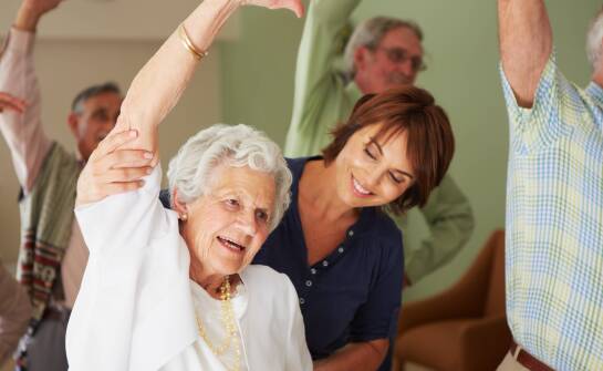 Skuteczne metody rehabilitacji dla seniorów w zakładzie opiekuńczym