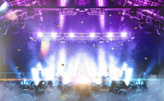 Czy wytwornica ognia może pracować w synchronizacji z muzyką lub światłem?