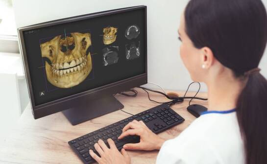 Porównanie tradycyjnych zdjęć RTG i tomografii komputerowej w diagnostyce stomatologicznej
