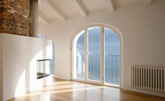 Jak odpowiedni wybór drzwi z katalogu wpływa na estetykę wnętrza?