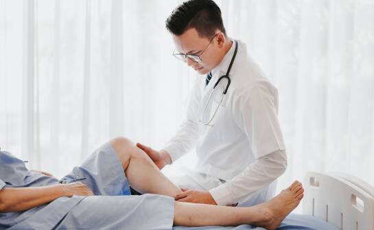 Jakie usługi diagnostyczne oferuje ortopeda prywatnie w Krakowie?