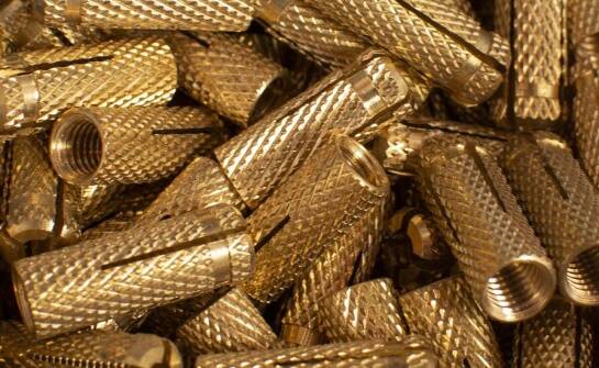 Zastosowanie galwanicznego złocenia w przemyśle automatyki