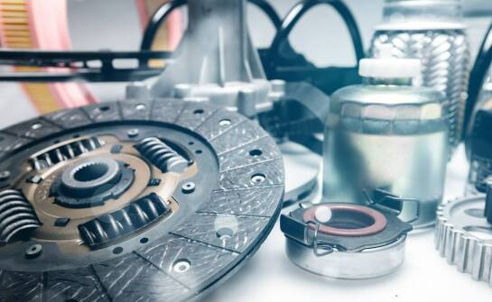 Jakie są kluczowe zalety korzystania z zamiennych części wysokiej jakości?