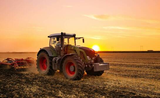 Innowacyjne rozwiązania w traktorach przyszłości – co przyniesie rozwój technologii?