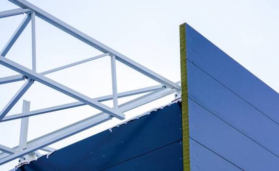 Korzyści z zastosowania malowania proszkowego dla elementów architektonicznych