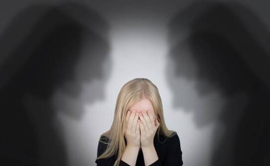 Jak trauma może wpływać na nagłe pojawienie się jąkania u dorosłych?