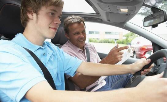 Dlaczego wybór odpowiedniego instruktora jest kluczowy dla sukcesu kursanta?