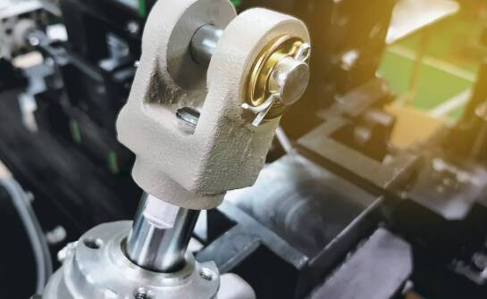 Jak produkcja siłowników tłokowych wpływa na ich efektywność i trwałość?