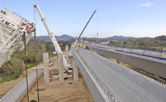 Kolejne kilometry nawierzchni zyskują standard trzypasmowy – sprawdź harmonogram prac.