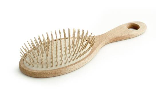 Szczotka do włosów cienkich i wypadających a ochrona wrażliwej skóry głowy