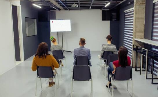 Szkolenie przeciwpożarowe jako kluczowy element strategii bezpieczeństwa w firmie