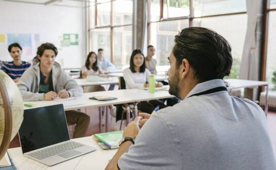 Kurs niemiecki online a rozwijanie umiejętności międzykulturowych