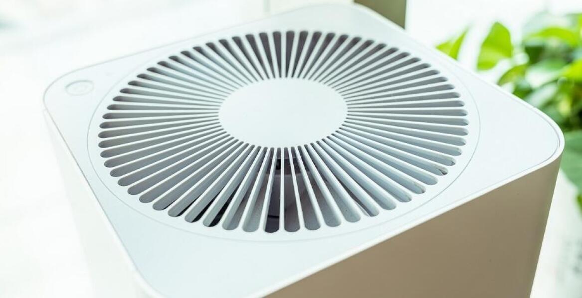 Jakie są zalety korzystania z oczyszczaczy powietrza w biurze?