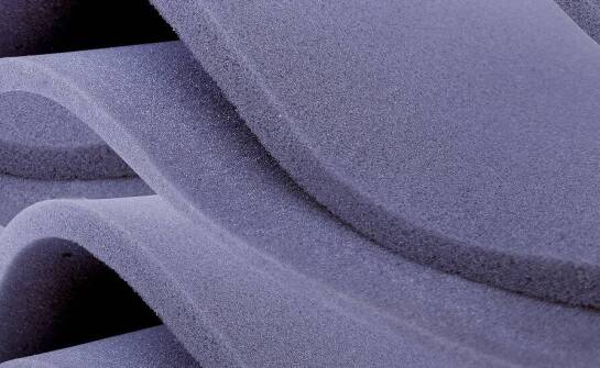 Jak wybrać odpowiednią włókninę wygłuszającą do swojego projektu?