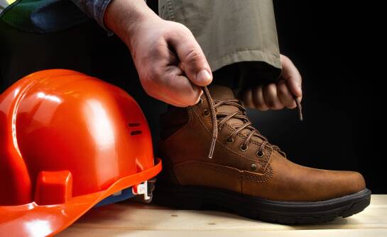 Rola butów roboczych s3 w minimalizowaniu ryzyka urazów stóp