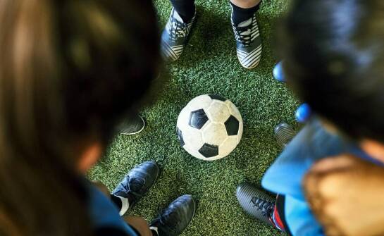 Integracja i współpraca – kluczowe elementy półkolonii sportowych