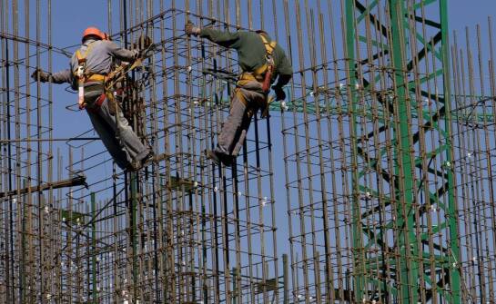 Jak stal czarna wspiera rozwój zrównoważonej infrastruktury?