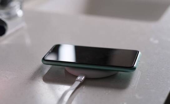 Jakie są najlepsze praktyki używania ładowarek indukcyjnych?