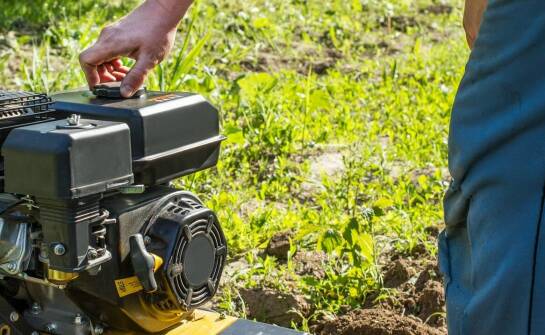 Różnice między kosiarkami bijakowymi a tradycyjnymi modelami kosiarek