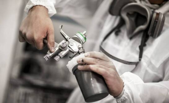 Jak technologie farb przemysłowych wpływają na wydajność produkcji