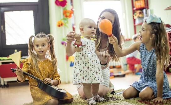 Zajęcia muzyczne dla dzieci – jakie korzyści przynoszą?