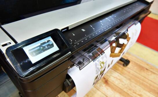 Jakie funkcje oferują drukarki w kontekście bezpieczeństwa danych?