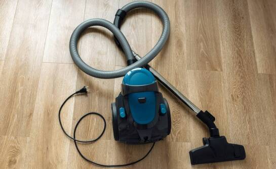 Porównanie funkcjonalności odkurzaczy centralnych i tradycyjnych