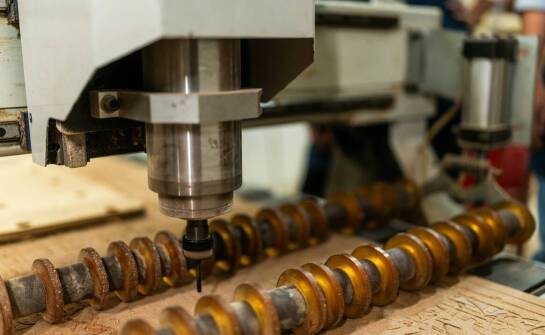 Kiedy i dlaczego warto zainwestować w wysokiej jakości maszyny stolarskie z Niemiec?