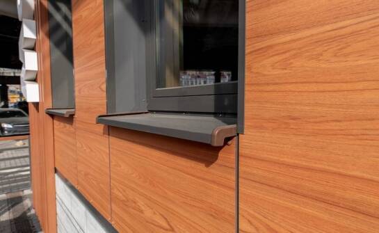 Zastosowanie podokienników zewnętrznych w projektach komercyjnych