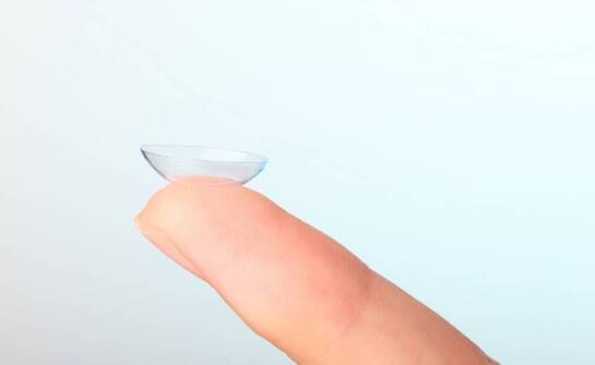 Jakie korzyści niesie ze sobą profesjonalny dobór soczewek kontaktowych?