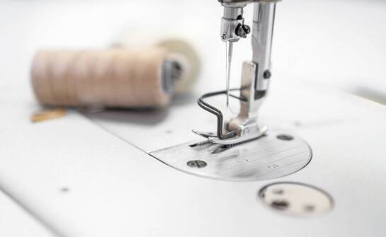 Wpływ nici metalizowanych na wygląd i wytrzymałość haftu