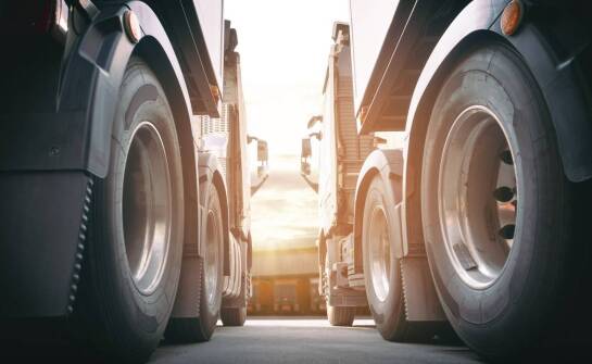 Transport materiałów opałowych – jak dostosowujemy się do potrzeb klienta?