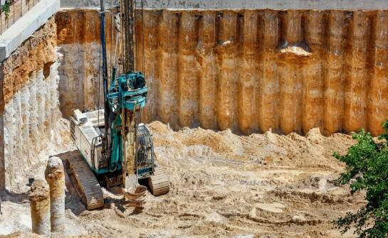 Pogłębianie studni kręgowych – kluczowe aspekty techniczne i korzyści z tego płynące