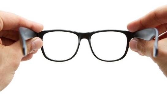 Jakie są zalety korzystania z profesjonalnego badania wzroku przed wyborem okularów?