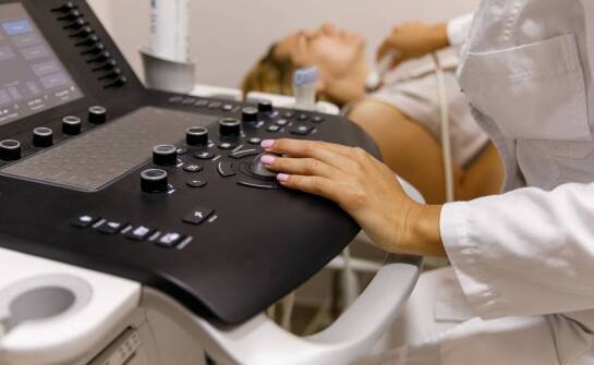 Dlaczego warto wykonać usg szyi w ramach profilaktyki zdrowotnej?