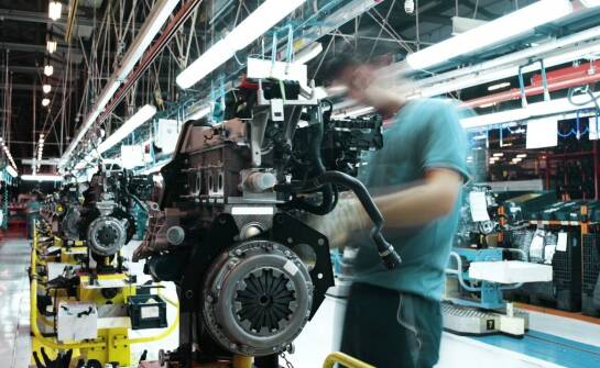 Zastosowanie kurtyn paskowych w produkcji przemysłowej – oszczędności i bezpieczeństwo