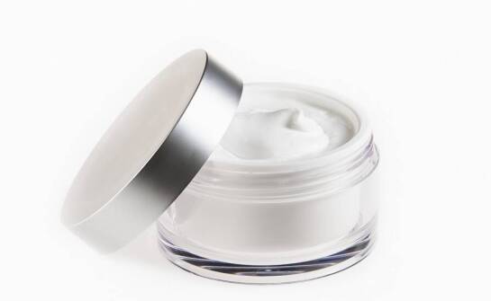 Wpływ prokainy na skórę: Jak poprawia jej napięcie i elastyczność?