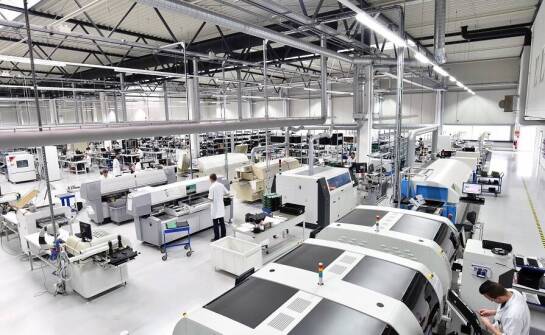 Jak system Clean in Place wpływa na wydajność ekonomicznych wersji powlekarek