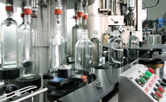 Porównanie wydajności różnych typów nalewaczek na rynku