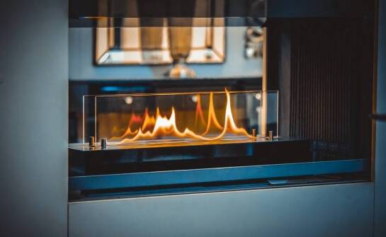 Kominek gazowy w małych mieszkaniach: zalety i wyzwania