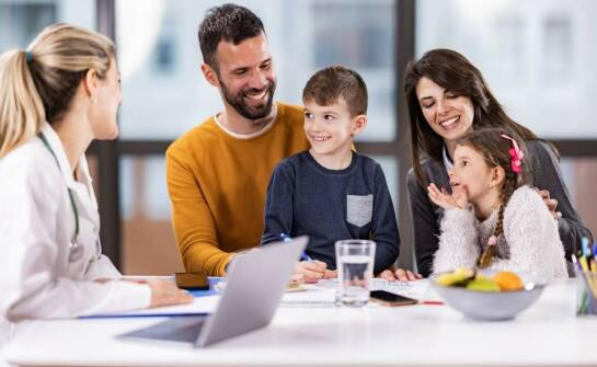 Jak szkolenia dla rodziców wpływają na poprawę jakości życia rodzinnego?