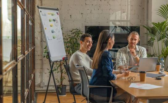 Budowanie długotrwałych relacji dzięki skutecznemu wykorzystaniu elementów marketingu relacji