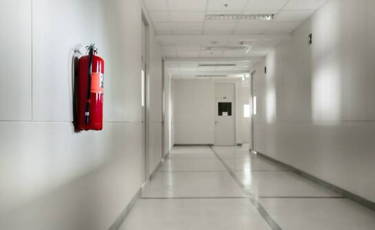 Jak zamknięcia przeciwpożarowe współpracują z systemami alarmowymi?