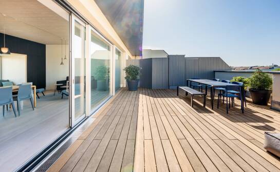 Tarasy kompozytowe w projektach ekologicznych domów