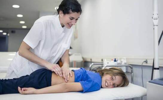 Zastosowanie masażu leczniczego kręgosłupa w fizjoterapii dziecięcej