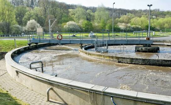 Energooszczędność oczyszczalni ścieków przemysłowych – jak ją osiągnąć?